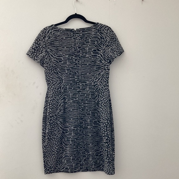 Patterned Calvin Klein Dress 👗 - Picture 3 of 5